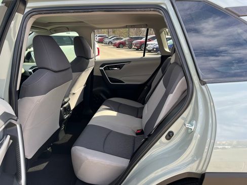 Used 2019 Toyota RAV4 XLE image 17