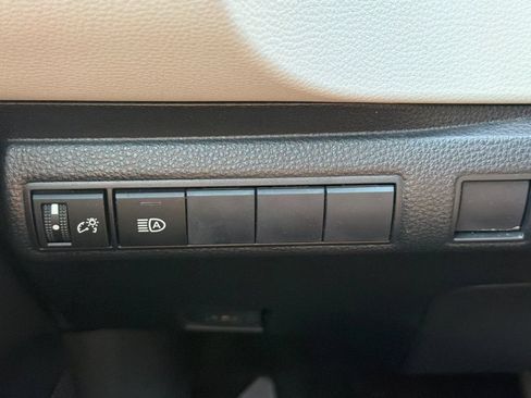 Certified 2020 Toyota Corolla LE FWD image 42