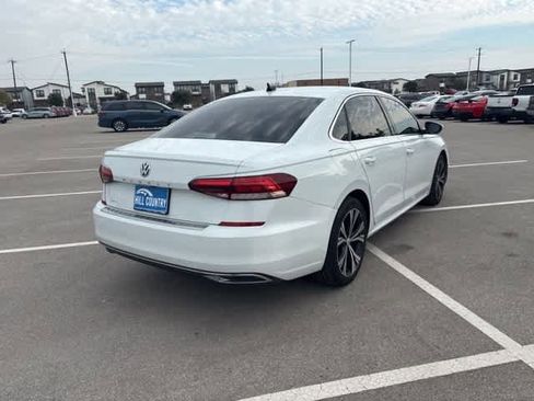 Used 2022 Volkswagen Passat 2.0T SE image 5