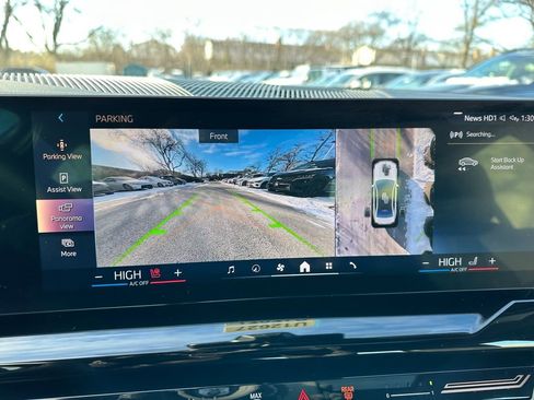 Used 2025 BMW 530i xDrive w/ Premium Package image 23