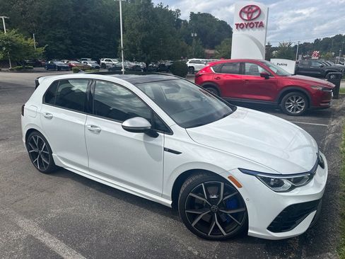 Used 2024 Volkswagen Golf R AWD/4WD image 2