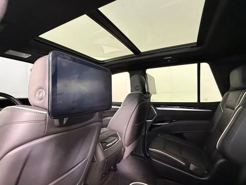 Certified 2026 Cadillac Escalade Luxury AWD/4WD image 22