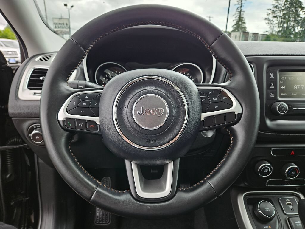 Used 2018 Jeep Compass Latitude AWD/4WD image 21