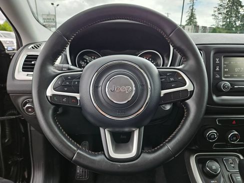 Used 2018 Jeep Compass Latitude AWD/4WD image 21