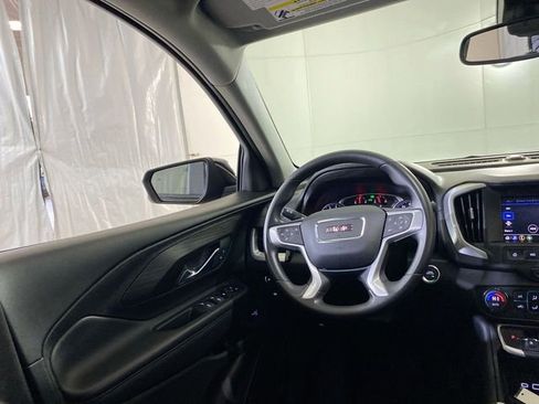 Used 2023 GMC Terrain SLE w/ Driver Convenience Package image 15