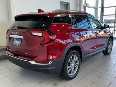 Used 2023 GMC Terrain SLT image 38