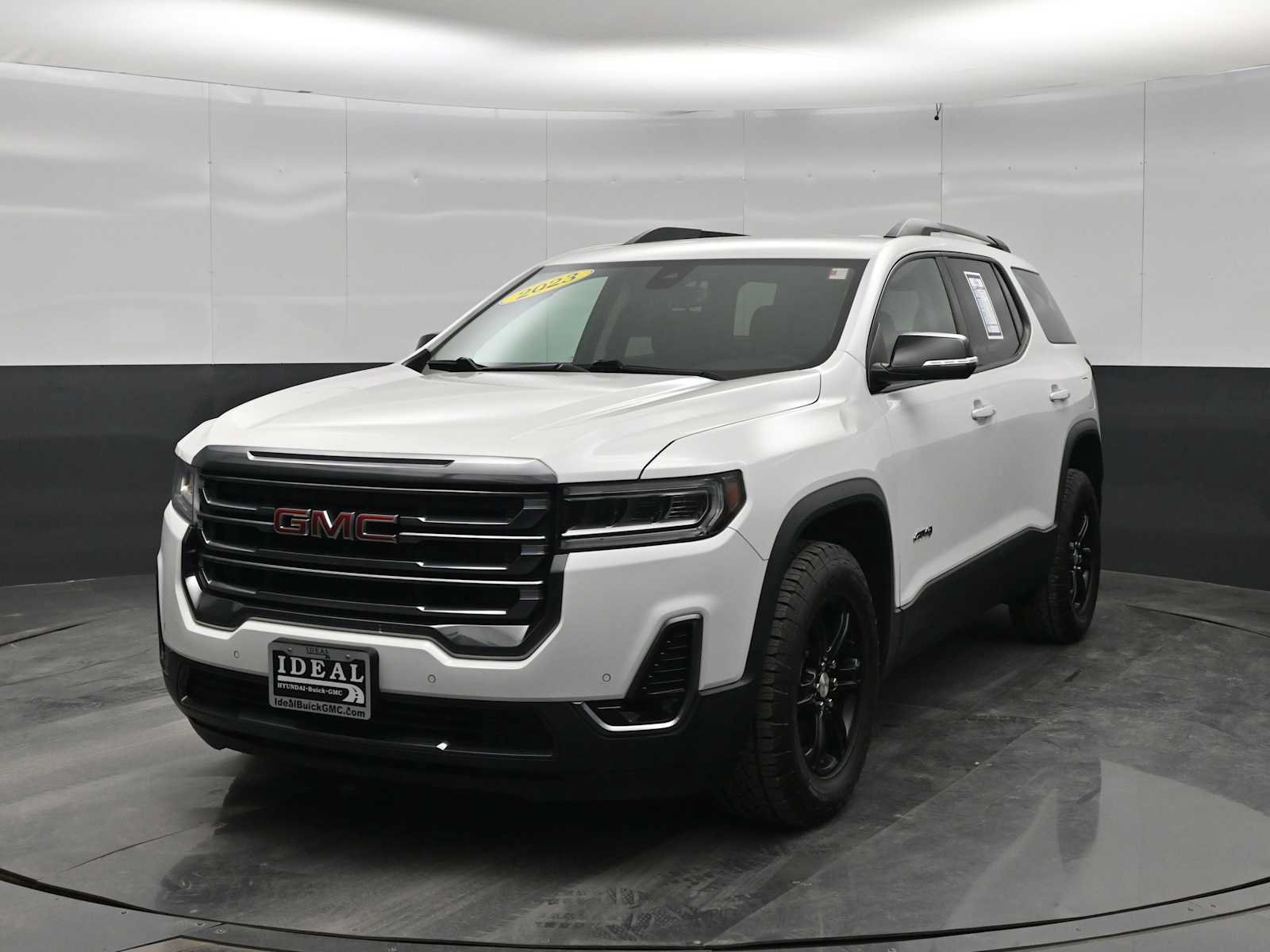 Used 2023 GMC Acadia AT4 AWD/4WD image 3