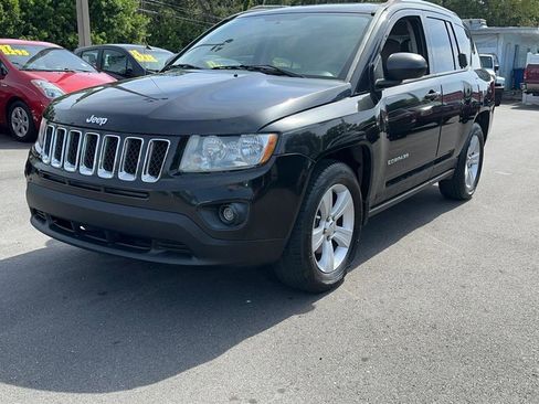 Used 2011 Jeep Compass Sport FWD image 4