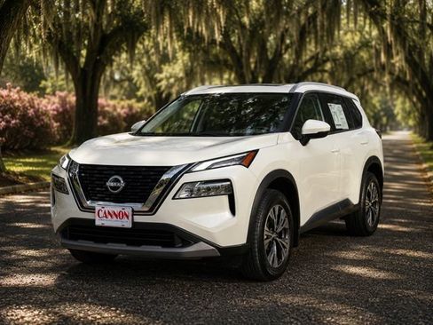 Used 2023 Nissan Rogue SV w/ SV Premium Package FWD image 5