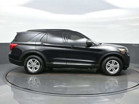 Used 2021 Ford Explorer XLT w/ Class III Trailer Tow Package image 7