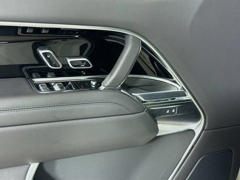 Certified 2025 Land Rover Range Rover SE AWD/4WD image 20