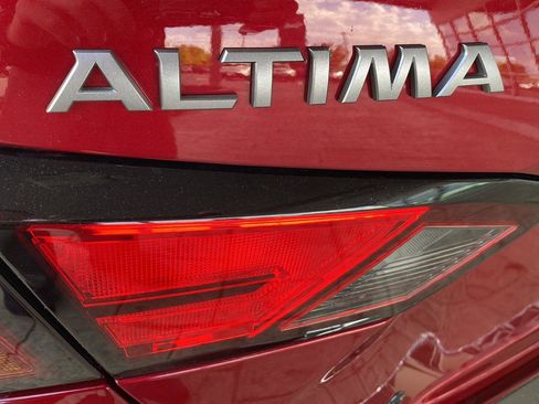 Certified 2023 Nissan Altima 2.5 SR FWD image 8