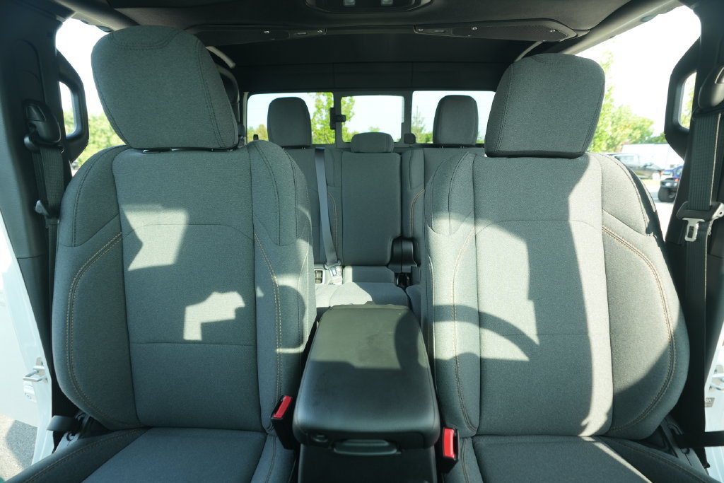 New 2026 Jeep Gladiator Sport AWD/4WD image 36