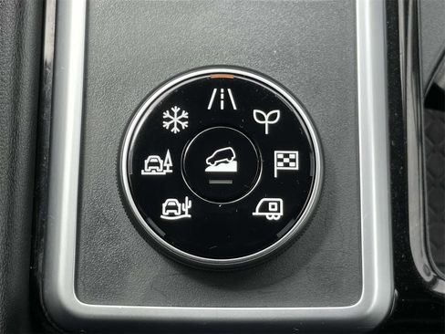 Certified 2024 Nissan Pathfinder SL image 32