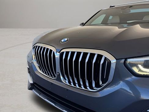 Used 2019 BMW X5 xDrive40i w/ Luxury Seating Package image 2