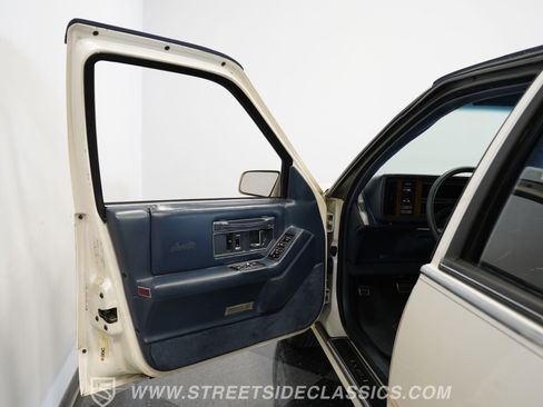 Used 1989 Cadillac Seville image 36