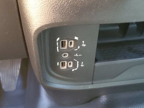 Used 2020 RAM 5500 Tradesman w/ Chrome Appearance Group AWD/4WD image 21
