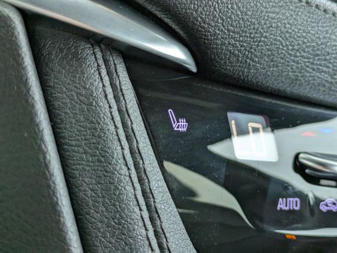 Certified 2024 Cadillac XT5 Premium Luxury FWD image 30