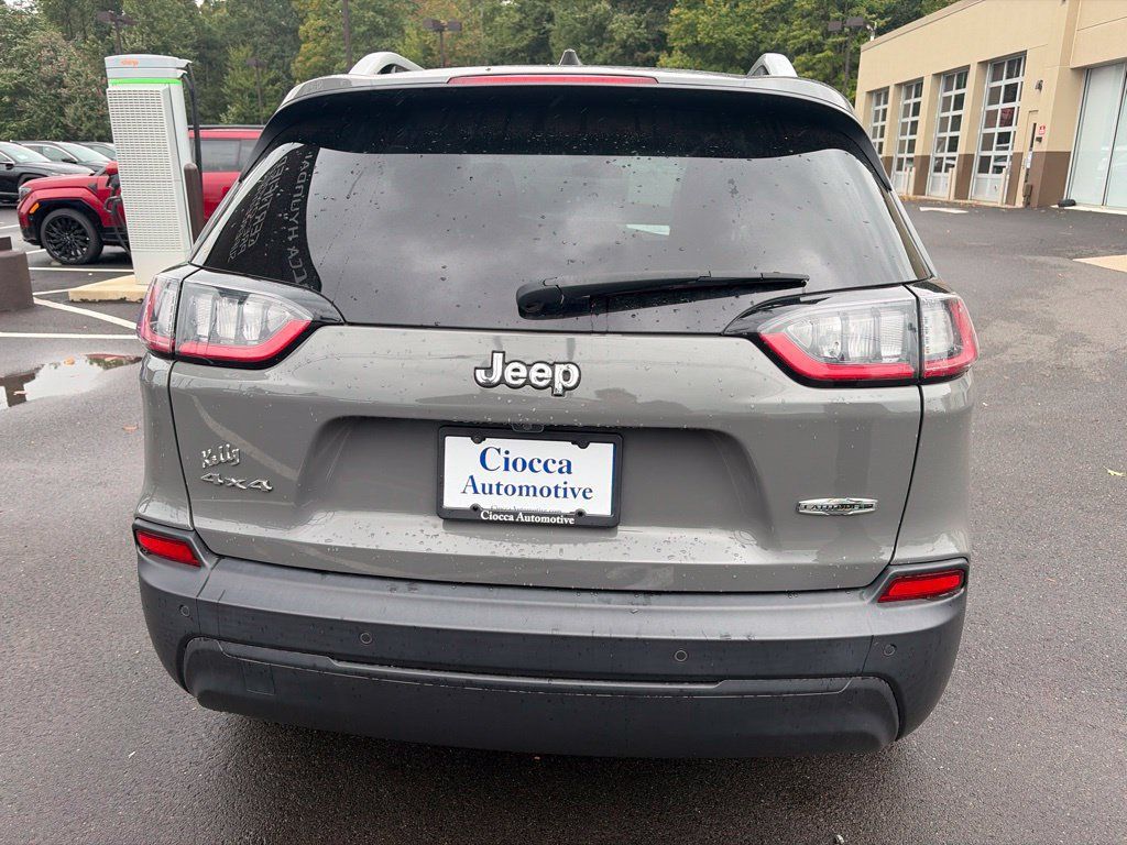 Used 2020 Jeep Cherokee Latitude Plus w/ Cold Weather Group AWD/4WD image 6