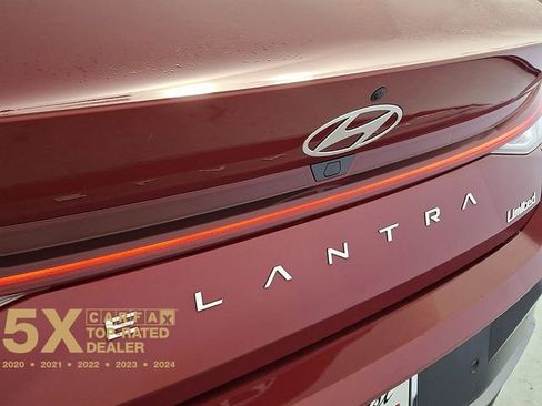Certified 2024 Hyundai Elantra Limited image 35