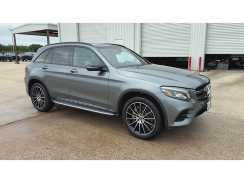 Used 2019 Mercedes-Benz GLC 300 image 2