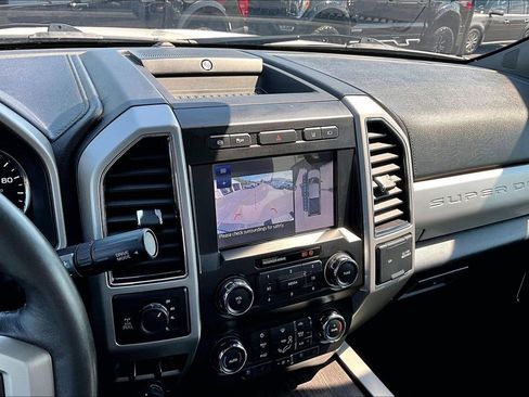 Used 2021 Ford F250 Lariat w/ Lariat Ultimate Package AWD/4WD image 18