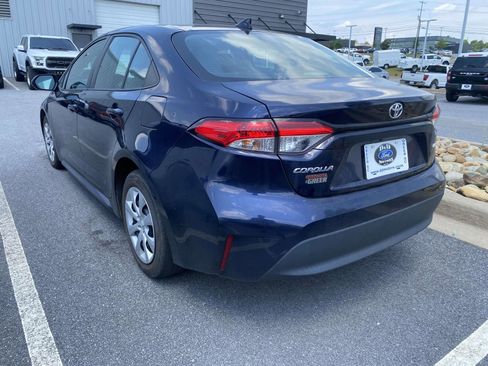Used 2023 Toyota Corolla LE FWD image 4