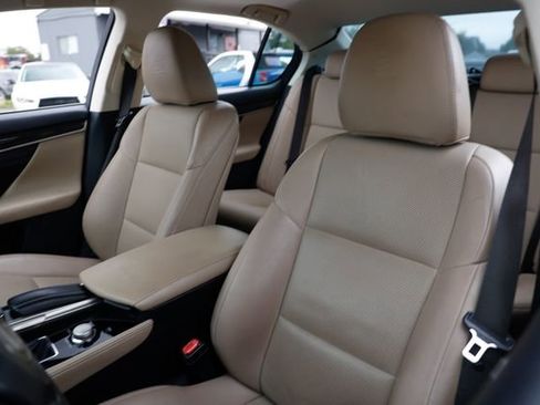 Used 2016 Lexus GS 200t 4dr Sedan RWD image 9