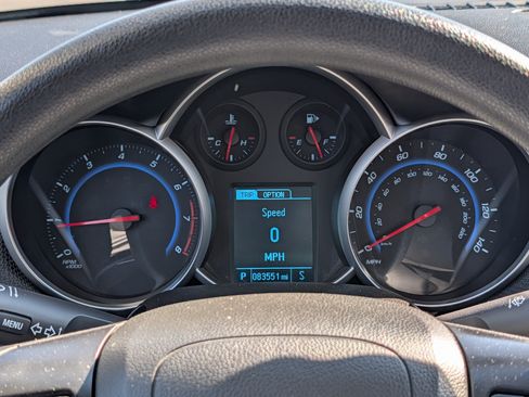 Used 2015 Chevrolet Cruze LT FWD image 21