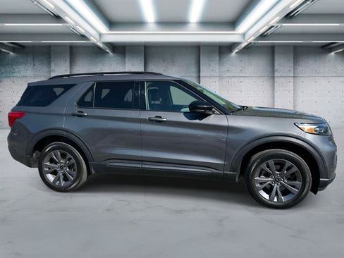 Used 2023 Ford Explorer XLT w/ Equipment Group 202A AWD/4WD image 23