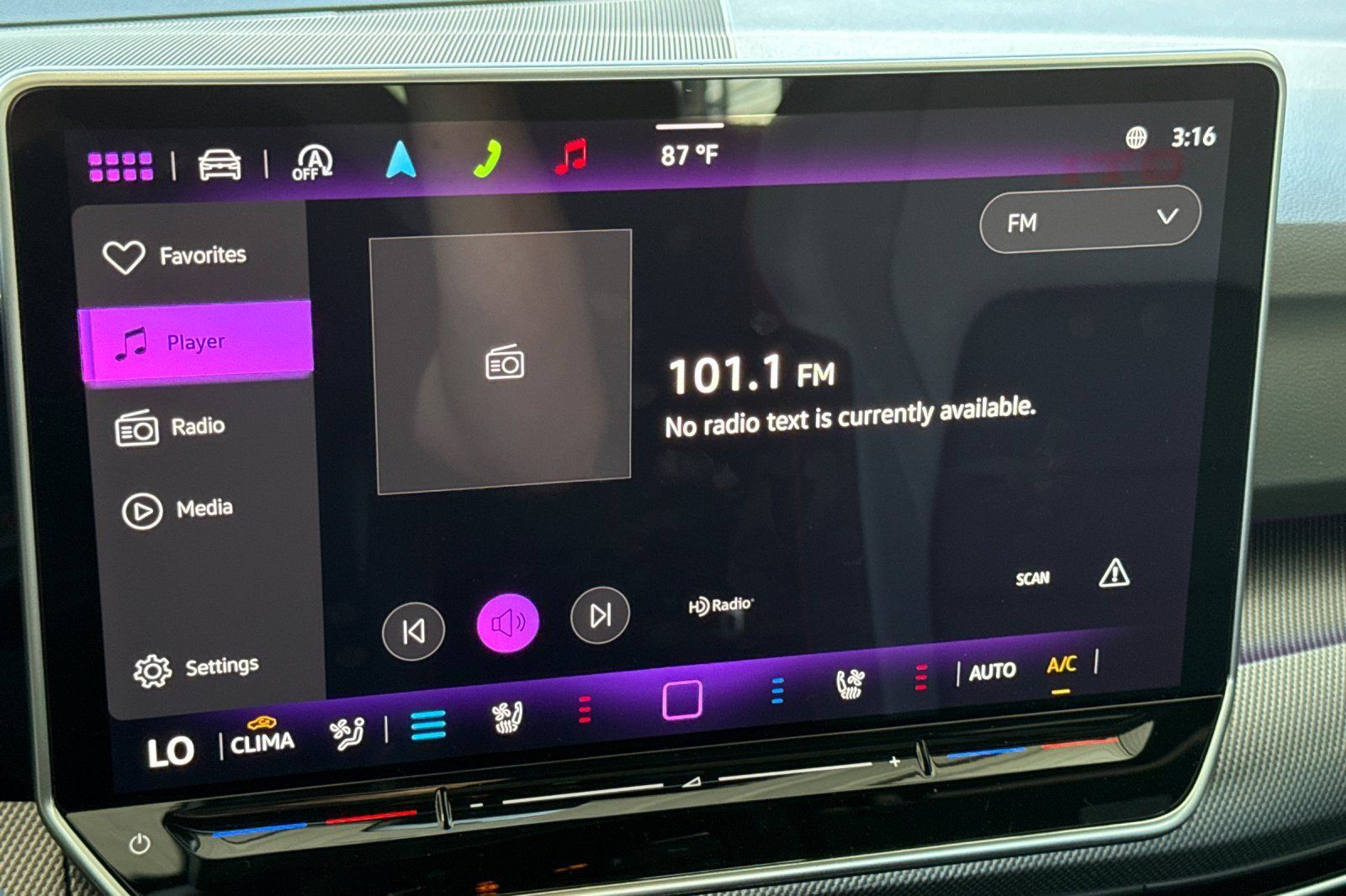 New 2026 Volkswagen GTI SE FWD image 17