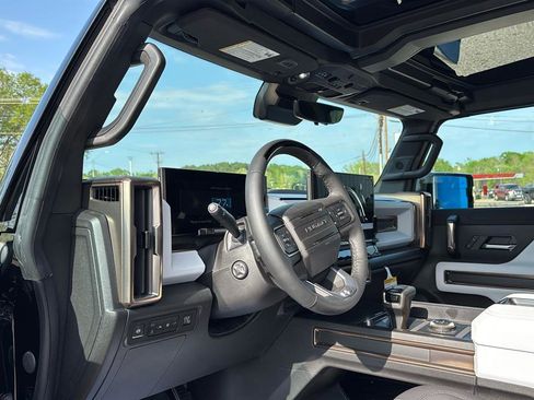 New 2025 GMC Hummer EV 2X w/ LPO, Sport Package image 12