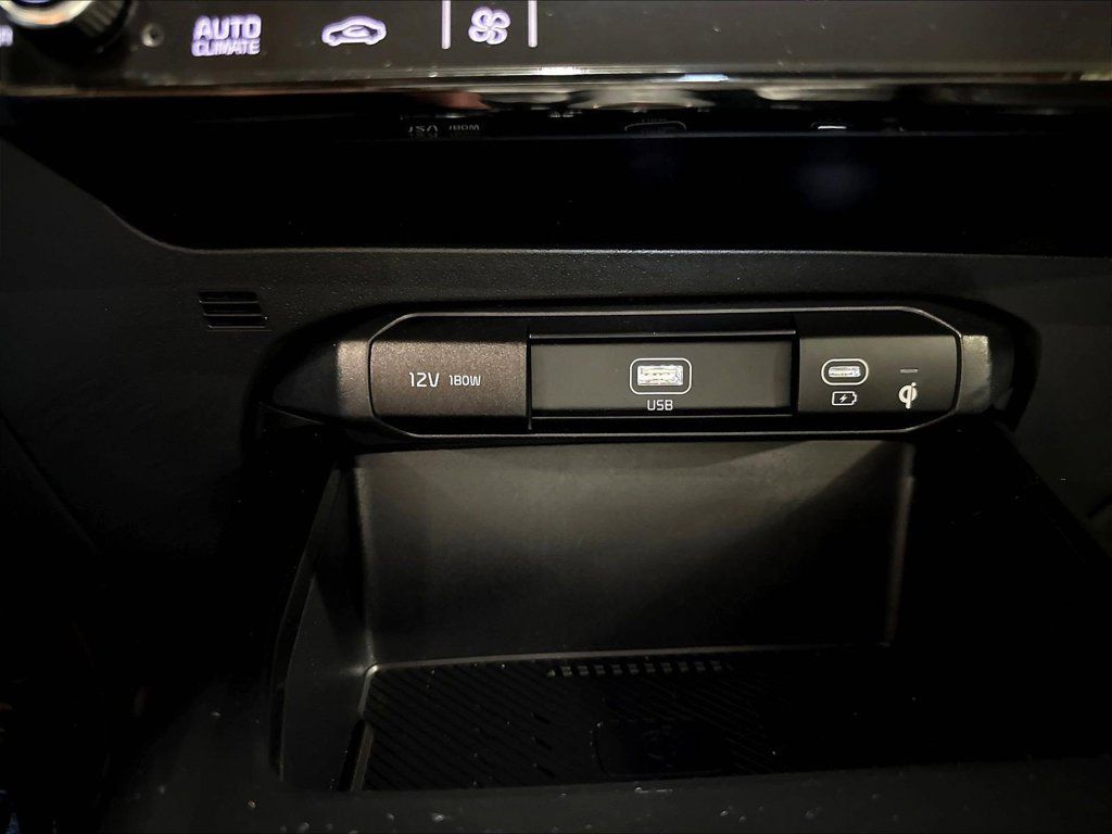 Certified 2023 Kia Niro Wind w/ Wind Preserve Package FWD image 22