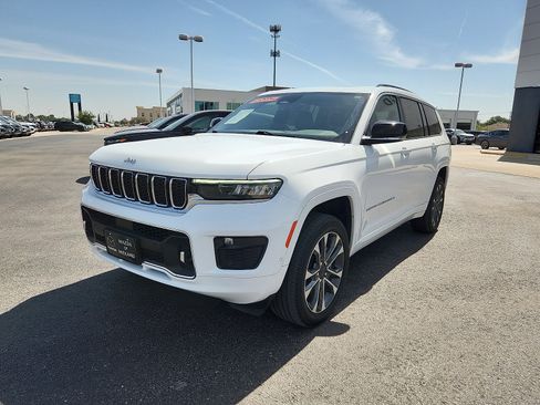 Used 2024 Jeep Grand Cherokee L Overland AWD/4WD image 3