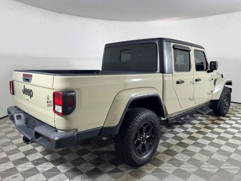 Used 2022 Jeep Gladiator Sport AWD/4WD image 3