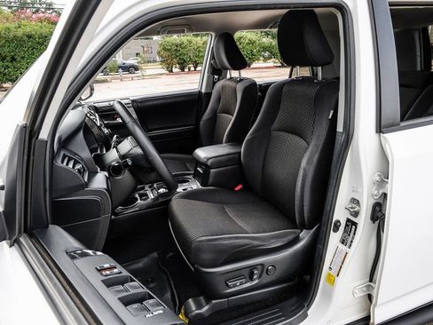 Used 2022 Toyota 4Runner TRD Off-Road AWD/4WD image 37