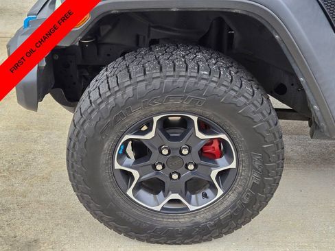Used 2023 Jeep Wrangler Unlimited Rubicon 4xe w/ Cold Weather Group AWD/4WD image 9