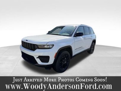 Used 2024 Jeep Grand Cherokee Altitude