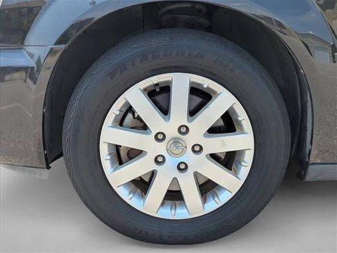 Used 2016 Chrysler Town & Country LX FWD image 9