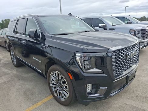Used 2023 GMC Yukon Denali Ultimate AWD/4WD image 2
