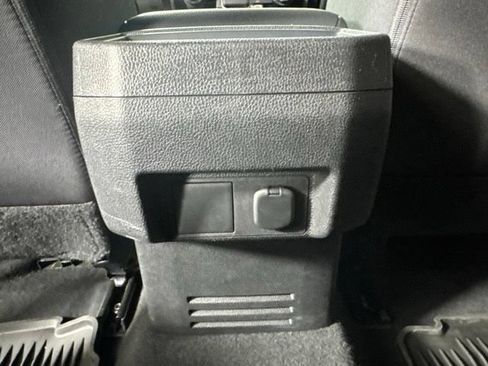 Used 2025 Toyota Tacoma SR5 AWD/4WD image 13
