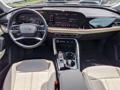 Used 2025 Audi Q5 Premium Plus w/ Premium Plus image 4