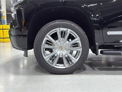 New 2026 Chevrolet Silverado 1500 High Country w/ High Country Premium Package image 14