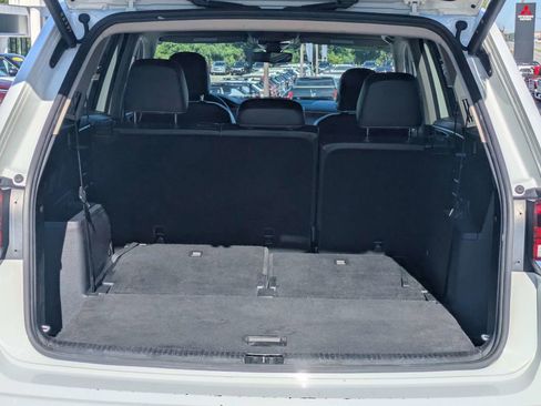 Used 2024 Volkswagen Atlas SE FWD image 12