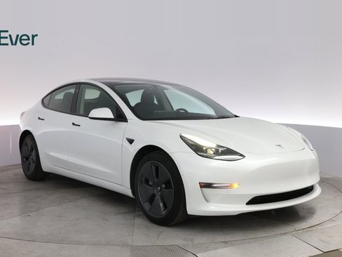 Used 2022 Tesla Model 3 Long Range image 4