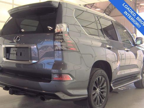 Used 2023 Lexus GX 460 Luxury w/ Sport Design Package image 3