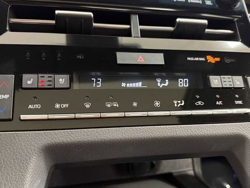 Certified 2019 Toyota Avalon Limited w/ Advanced Safety Package image 21