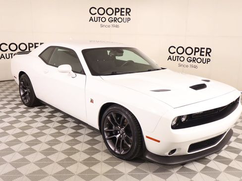 Used 2023 Dodge Challenger R/T Scat Pack RWD image 1