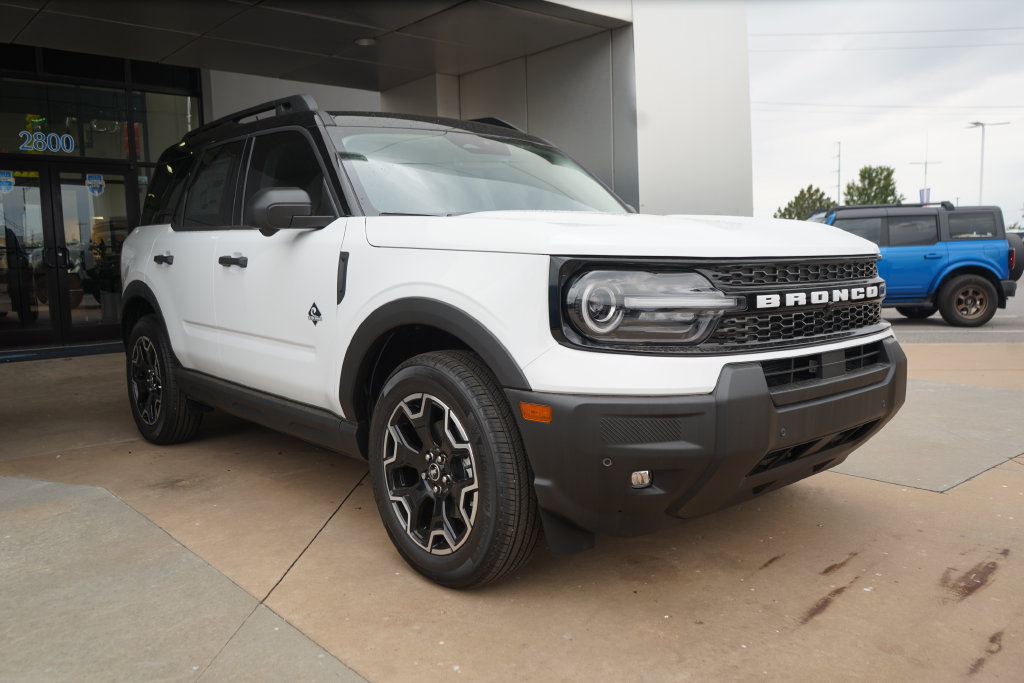 New 2026 Ford Bronco Sport Outer Banks w/ Outer Banks Tech Package+ AWD/4WD image 3