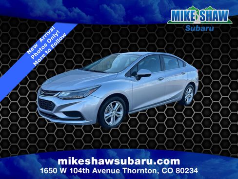 Used 2017 Chevrolet Cruze LT image 1